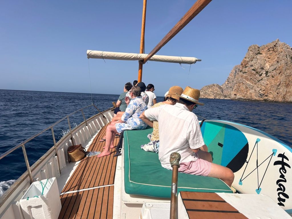 Excursió amb llaüt a sa Pedrera